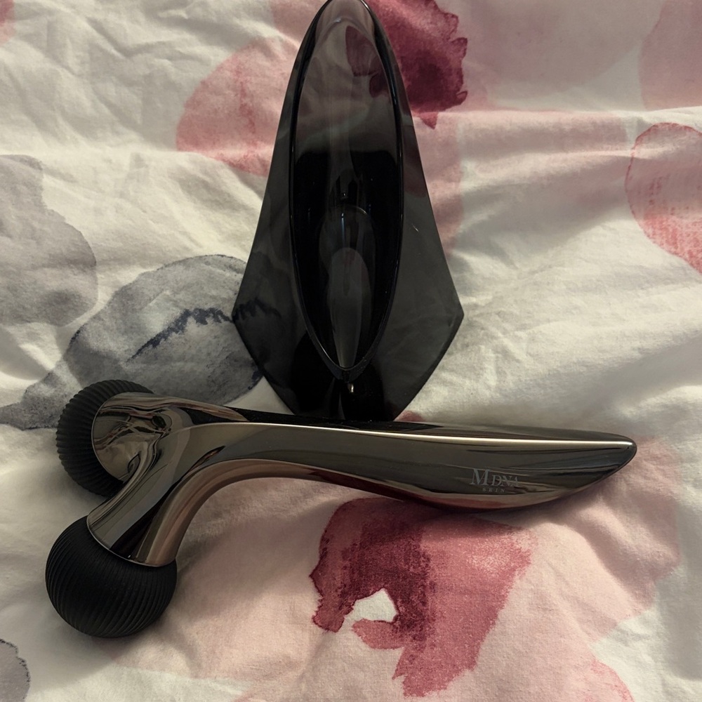 Facial Roller Massager - Black